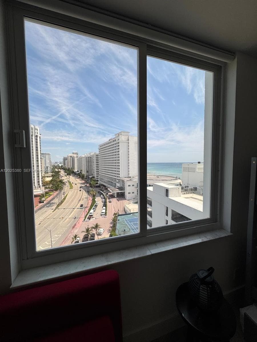 5401 Collins Ave # 920, Miami Beach FL 33140 — 34