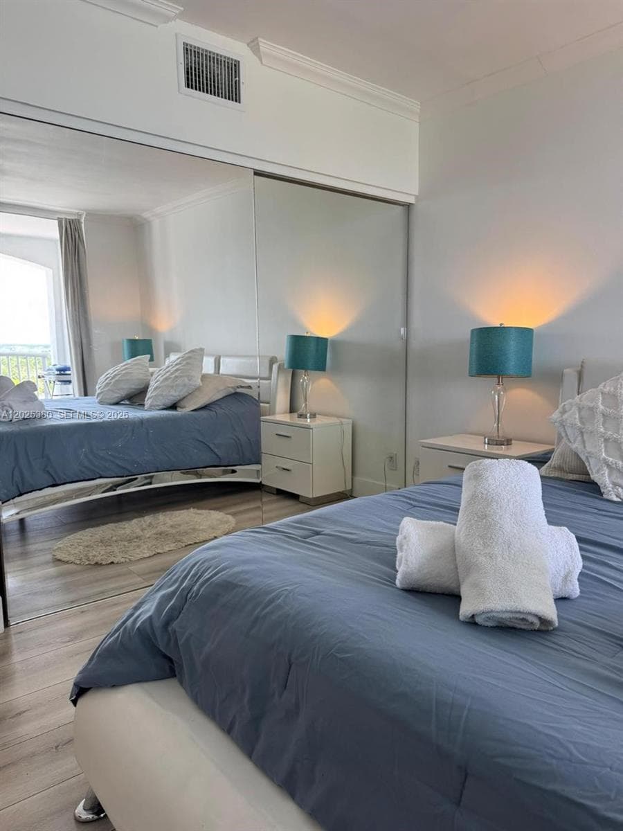 5401 Collins Ave # 920, Miami Beach FL 33140 — 21