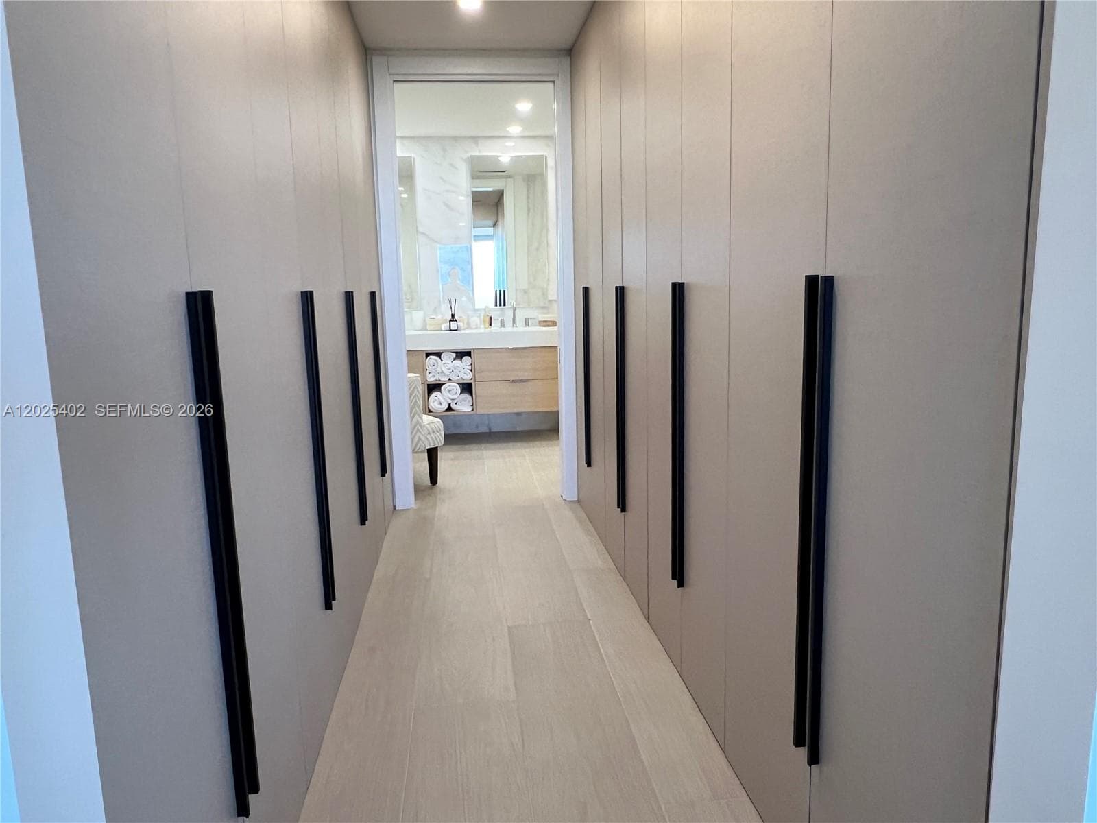 201 Crandon Blvd # 642, Key Biscayne FL 33149 — 32