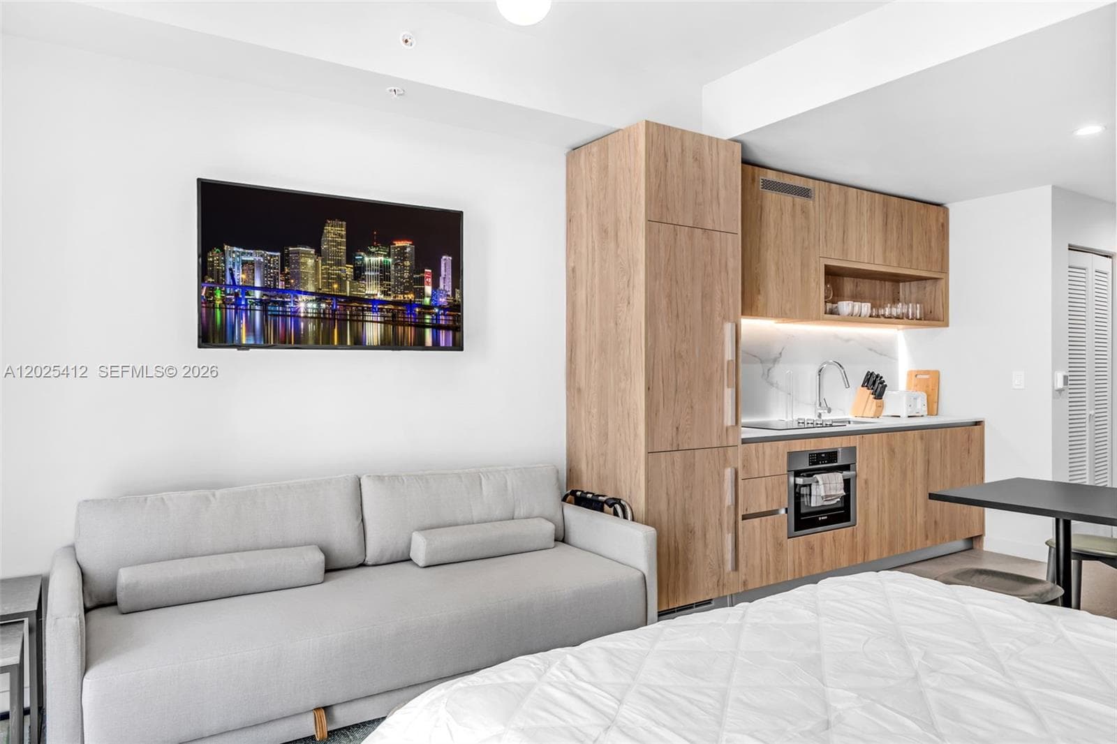 11 NE 6th St # 2608, Miami FL 33132 — 13