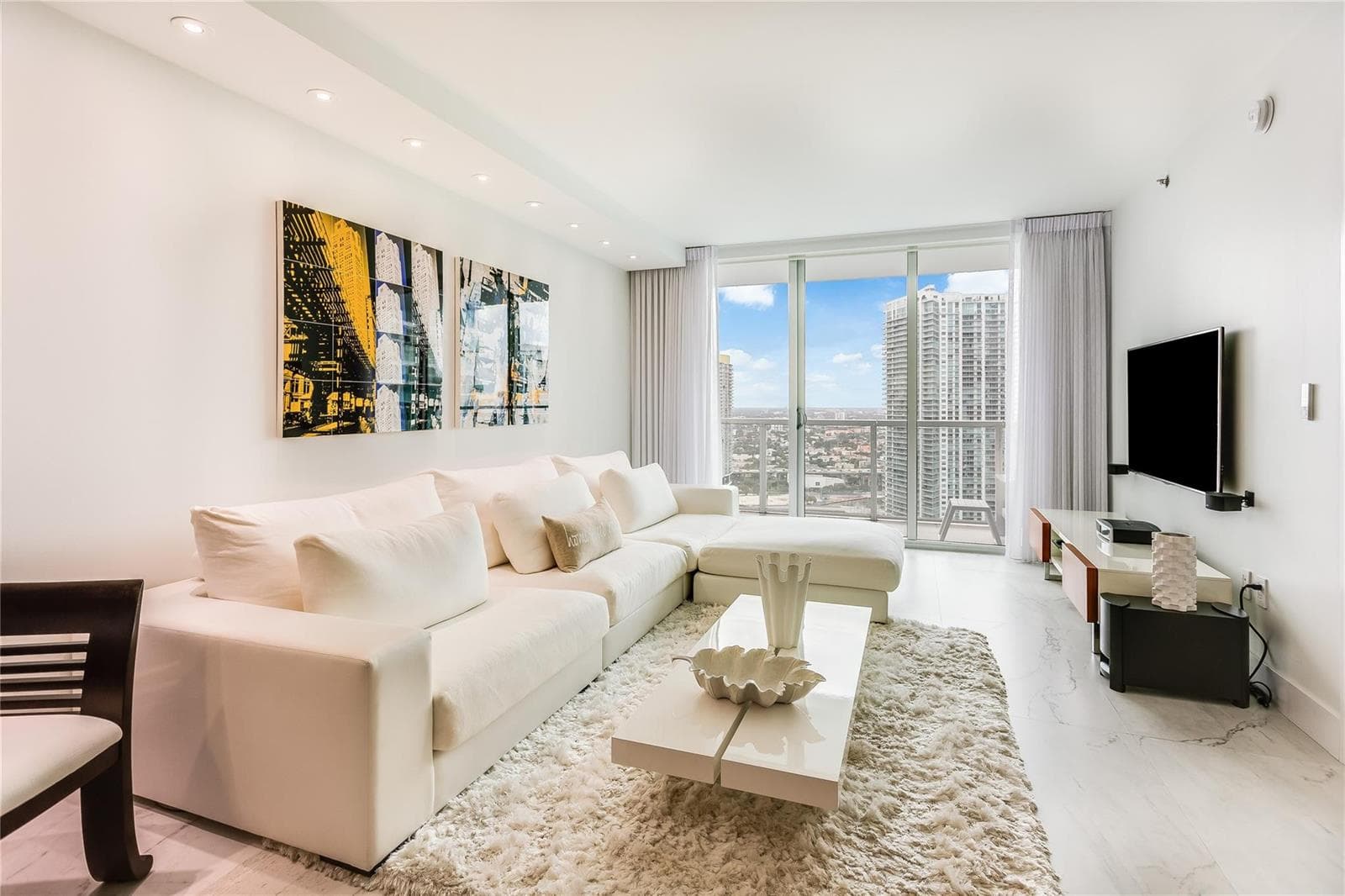 55 SE 6th Street # 3500, Miami FL 33131 — 6