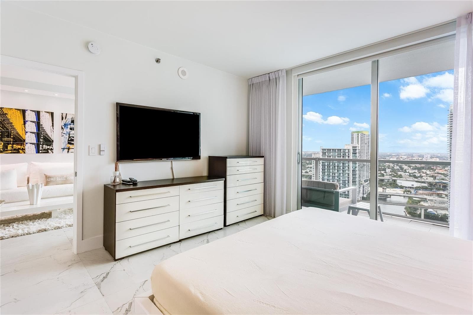 55 SE 6th Street # 3500, Miami FL 33131 — 17