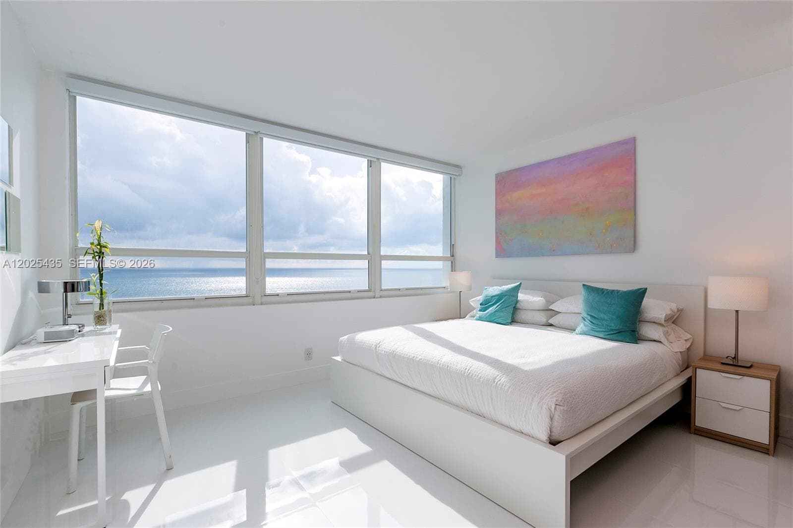 5445 Collins av, Miami Beach FL 33140 — 6