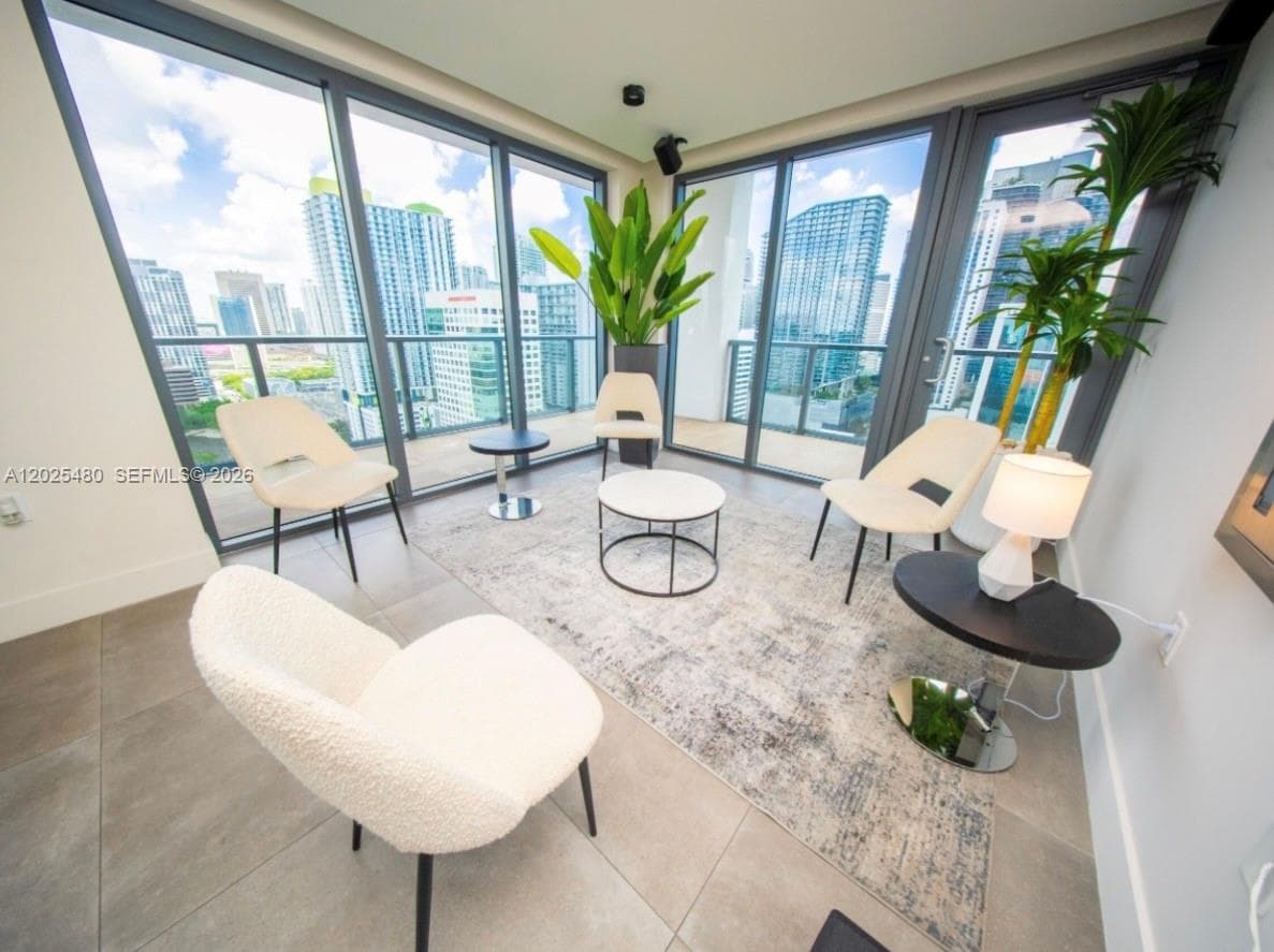239 SW 9th St # 1202, Miami FL 33130 — 31