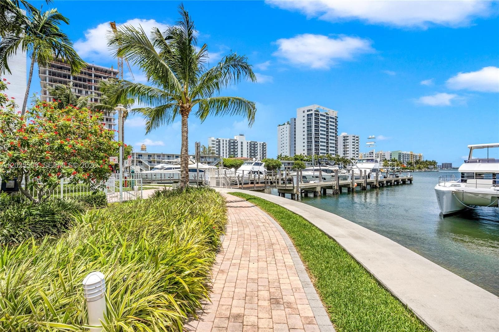 7900 Harbor Island Dr, North Bay Village FL 33141 — 23