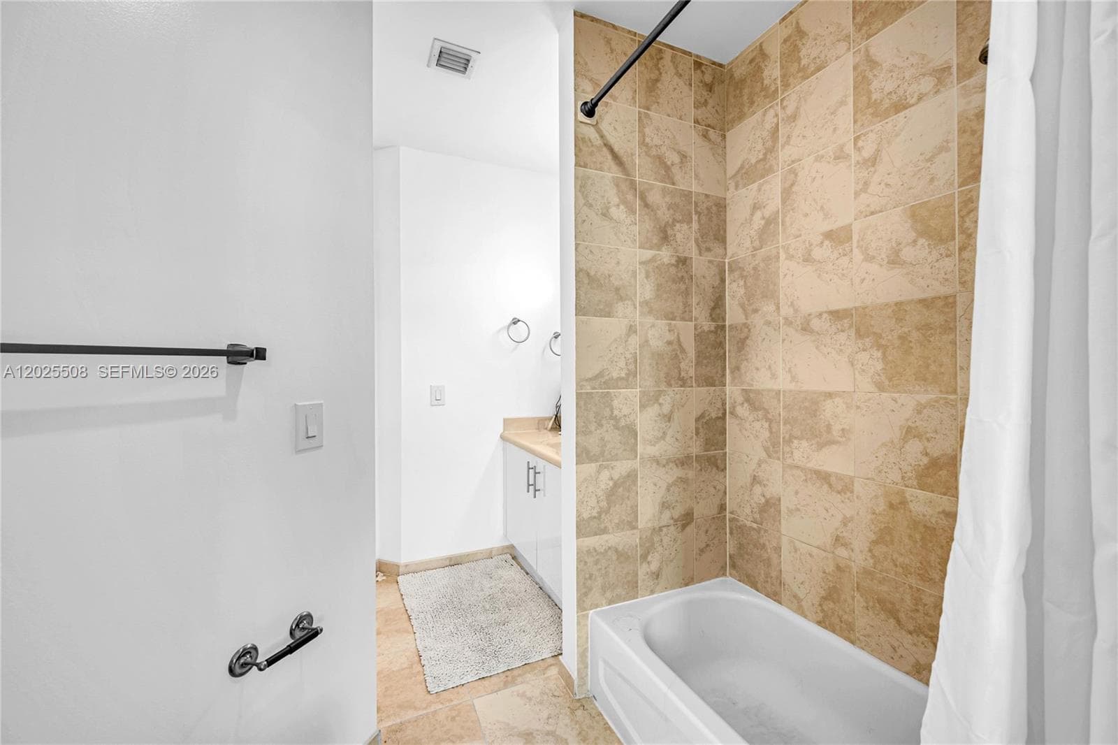 7900 Harbor Island Dr, North Bay Village FL 33141 — 17