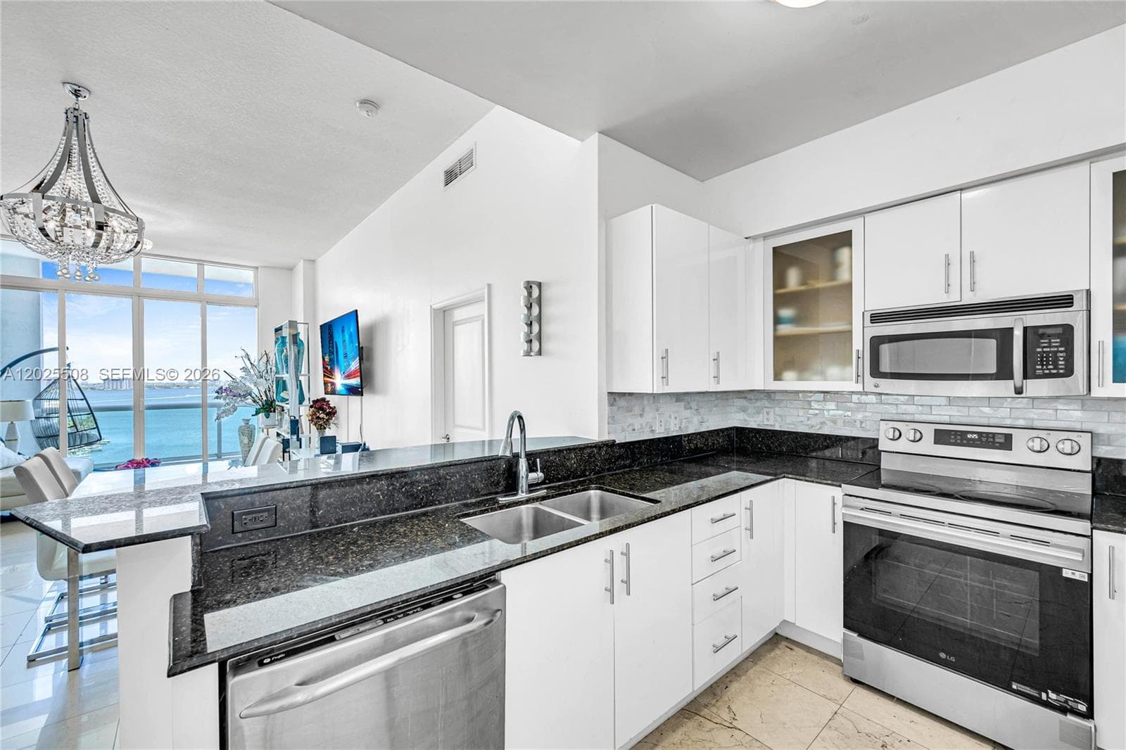 7900 Harbor Island Dr, North Bay Village FL 33141 — 3