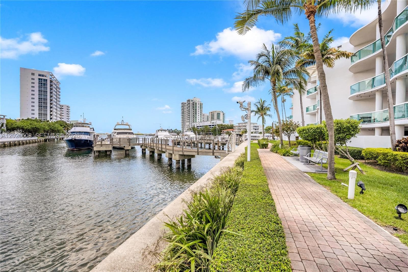 7900 Harbor Island Dr, North Bay Village FL 33141 — 24