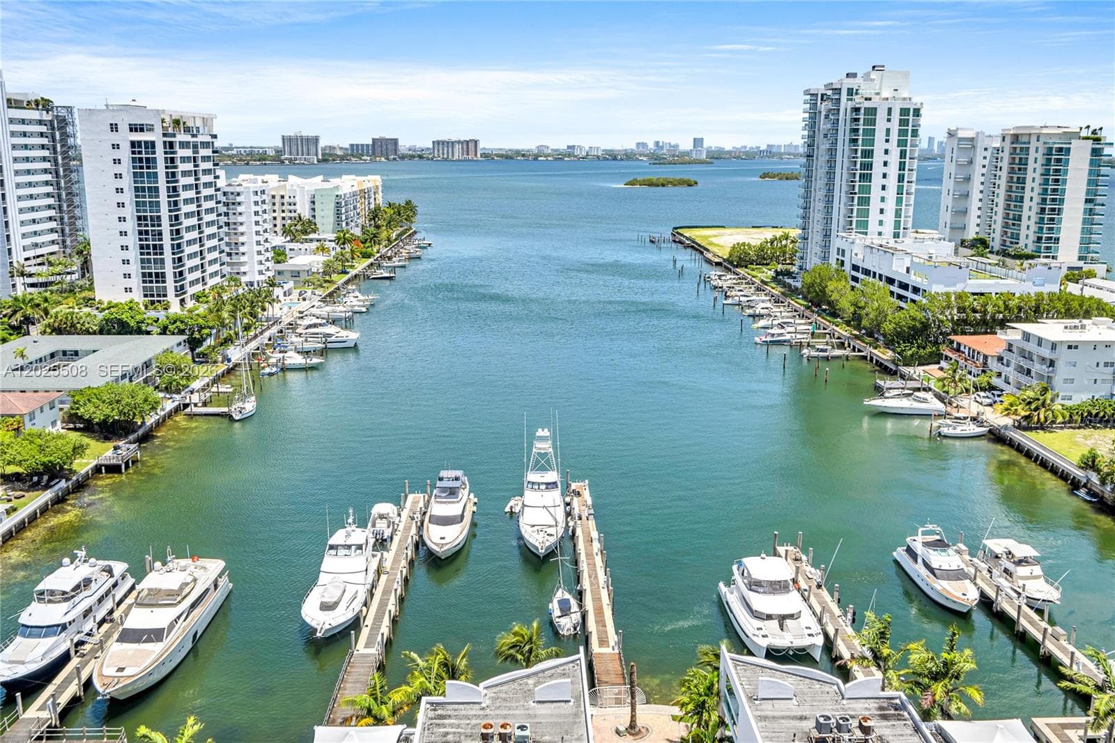 7900 Harbor Island Dr, North Bay Village FL 33141 — 19