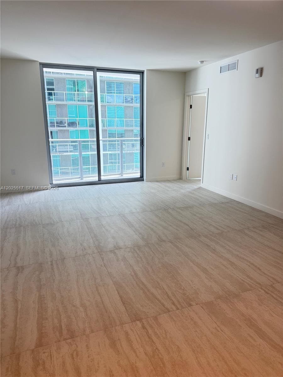77 SE 5 # 2307, Miami FL 33131 — 13