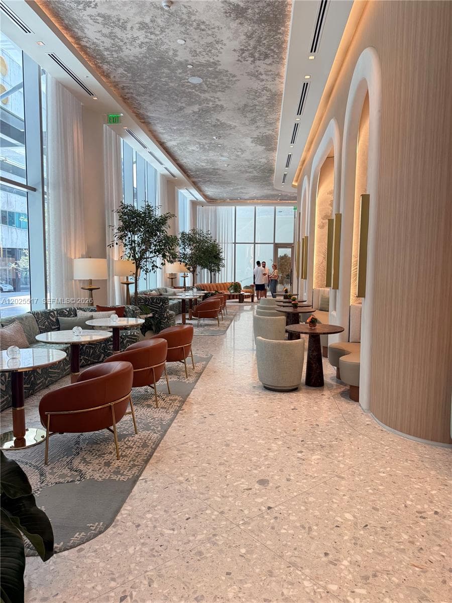 77 SE 5 # 2307, Miami FL 33131 — 20