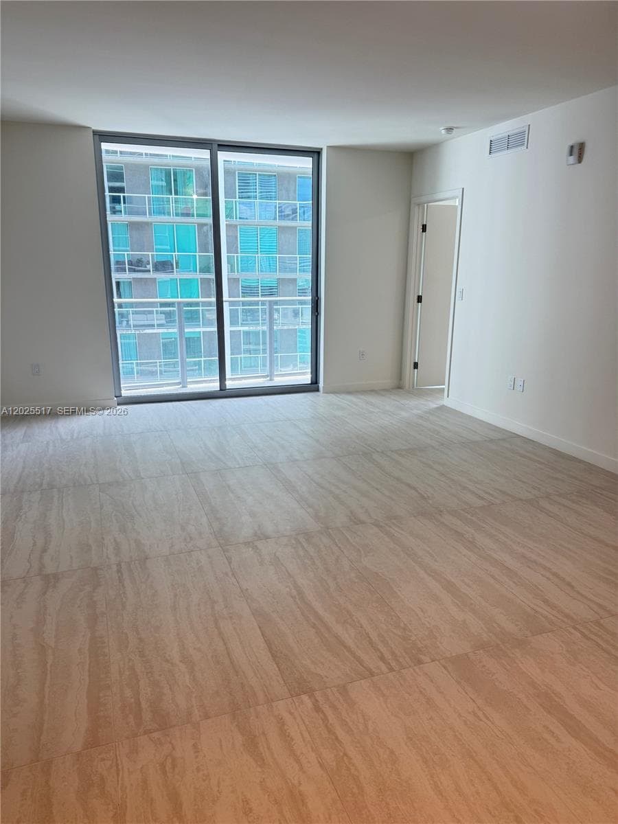 77 SE 5 # 2307, Miami FL 33131 — 10