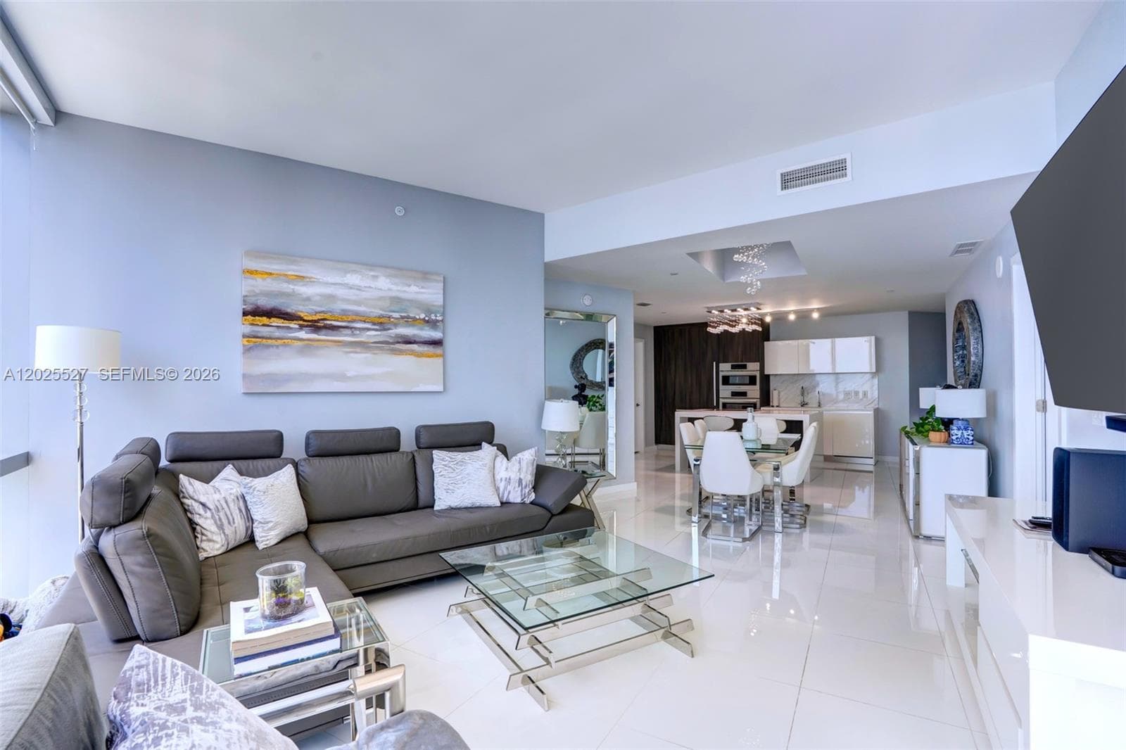 851 NE 1st Ave # 3909, Miami FL 33132 — 14
