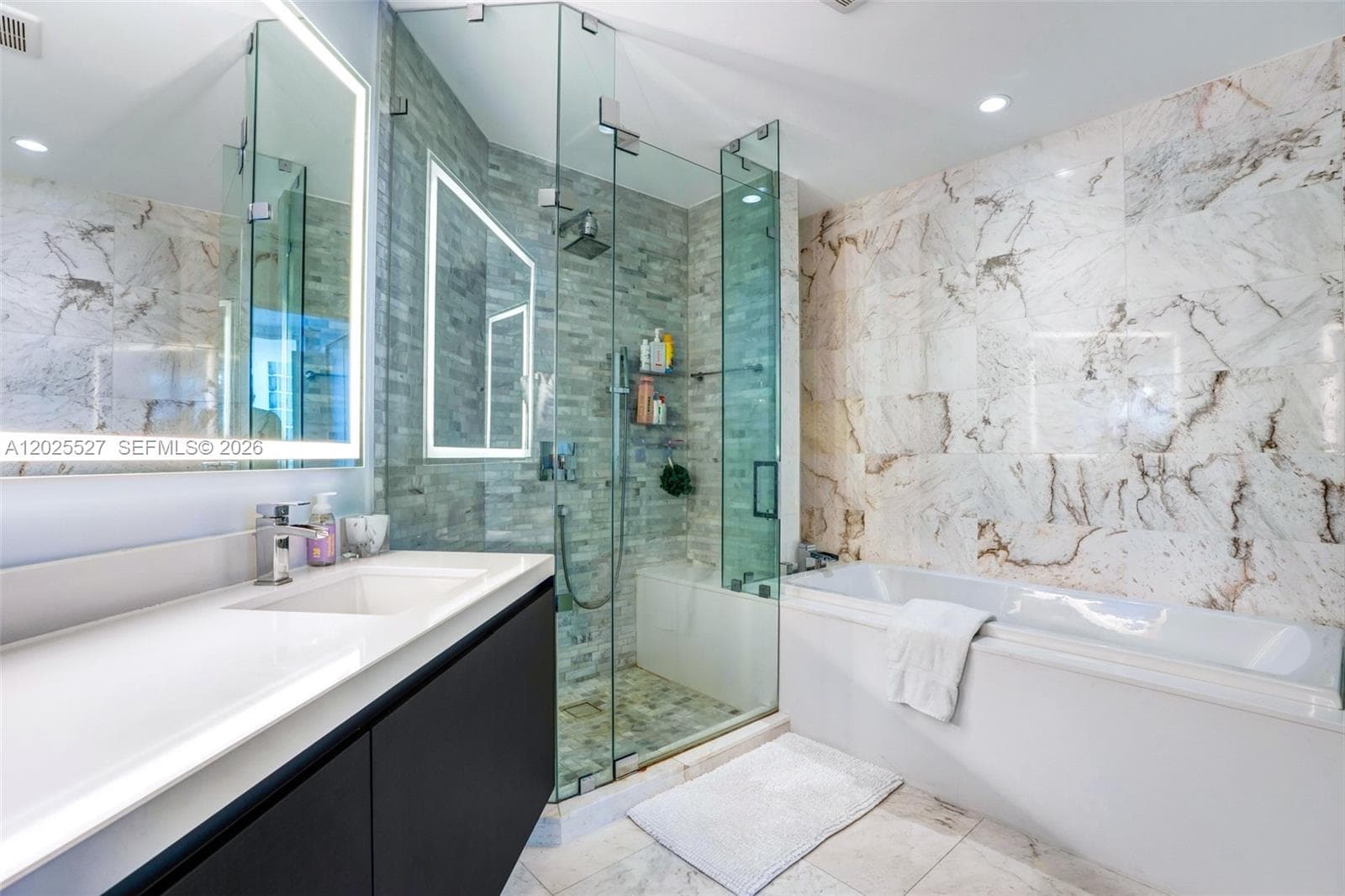851 NE 1st Ave # 3909, Miami FL 33132 — 18