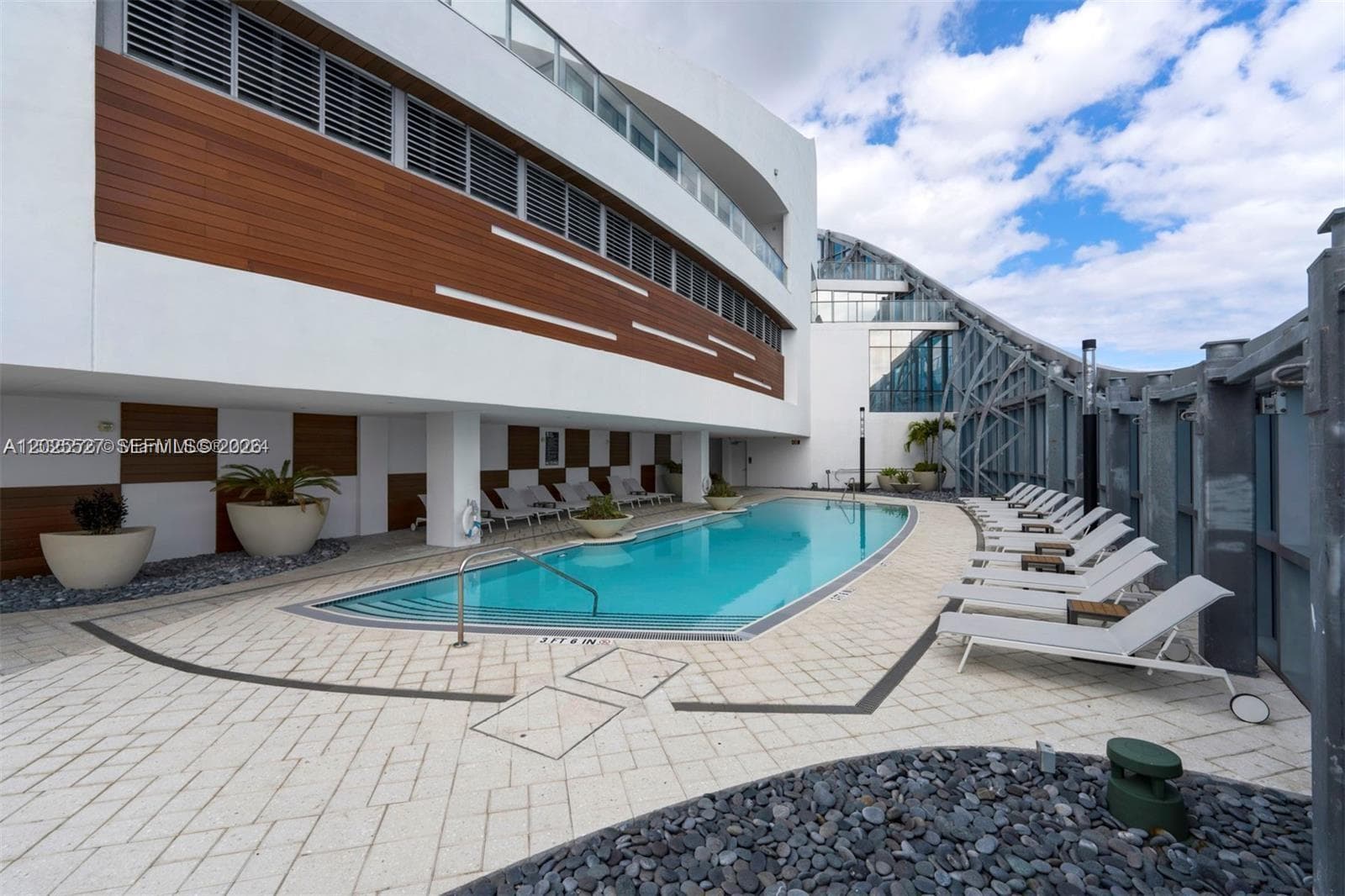 851 NE 1st Ave # 3909, Miami FL 33132 — 58