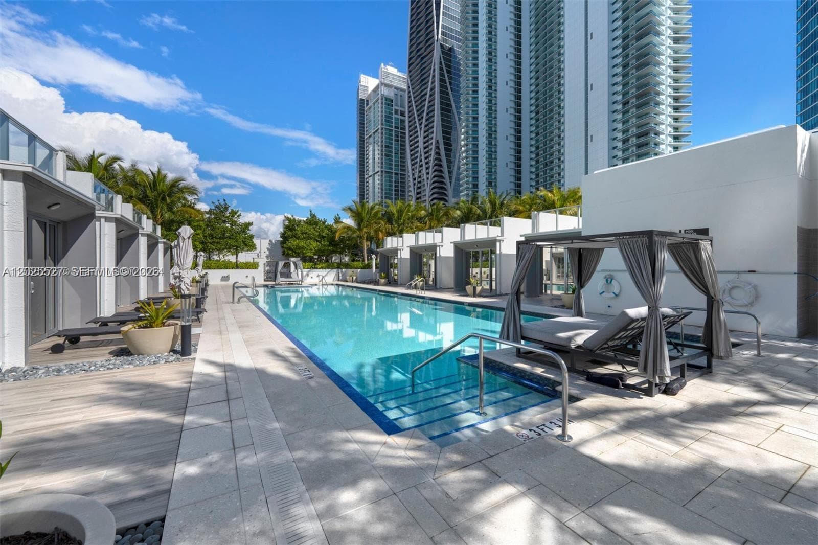 851 NE 1st Ave # 3909, Miami FL 33132 — 35
