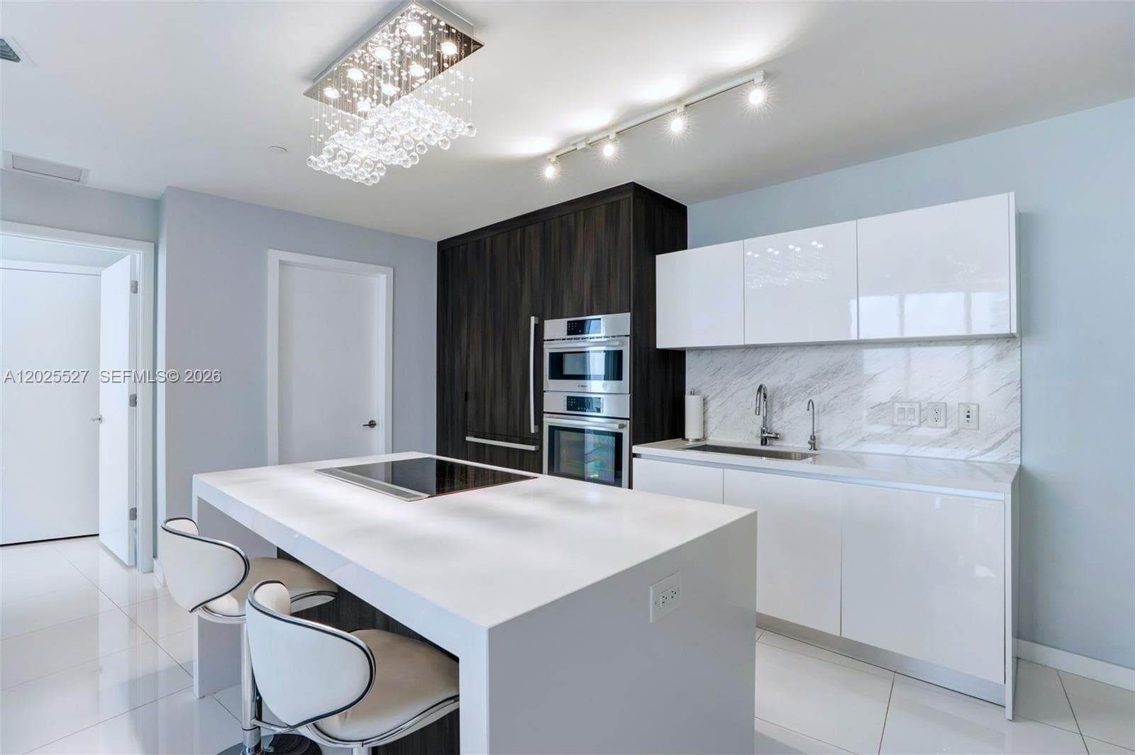 851 NE 1st Ave # 3909, Miami FL 33132 — 4
