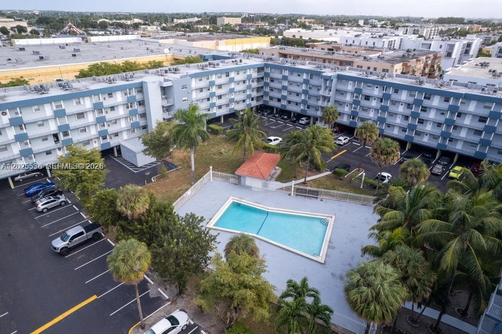 1655 W 44th Pl # 211, Hialeah FL 33012 — 2