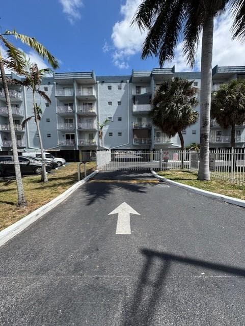 1655 W 44th Pl # 211, Hialeah FL 33012 — 16