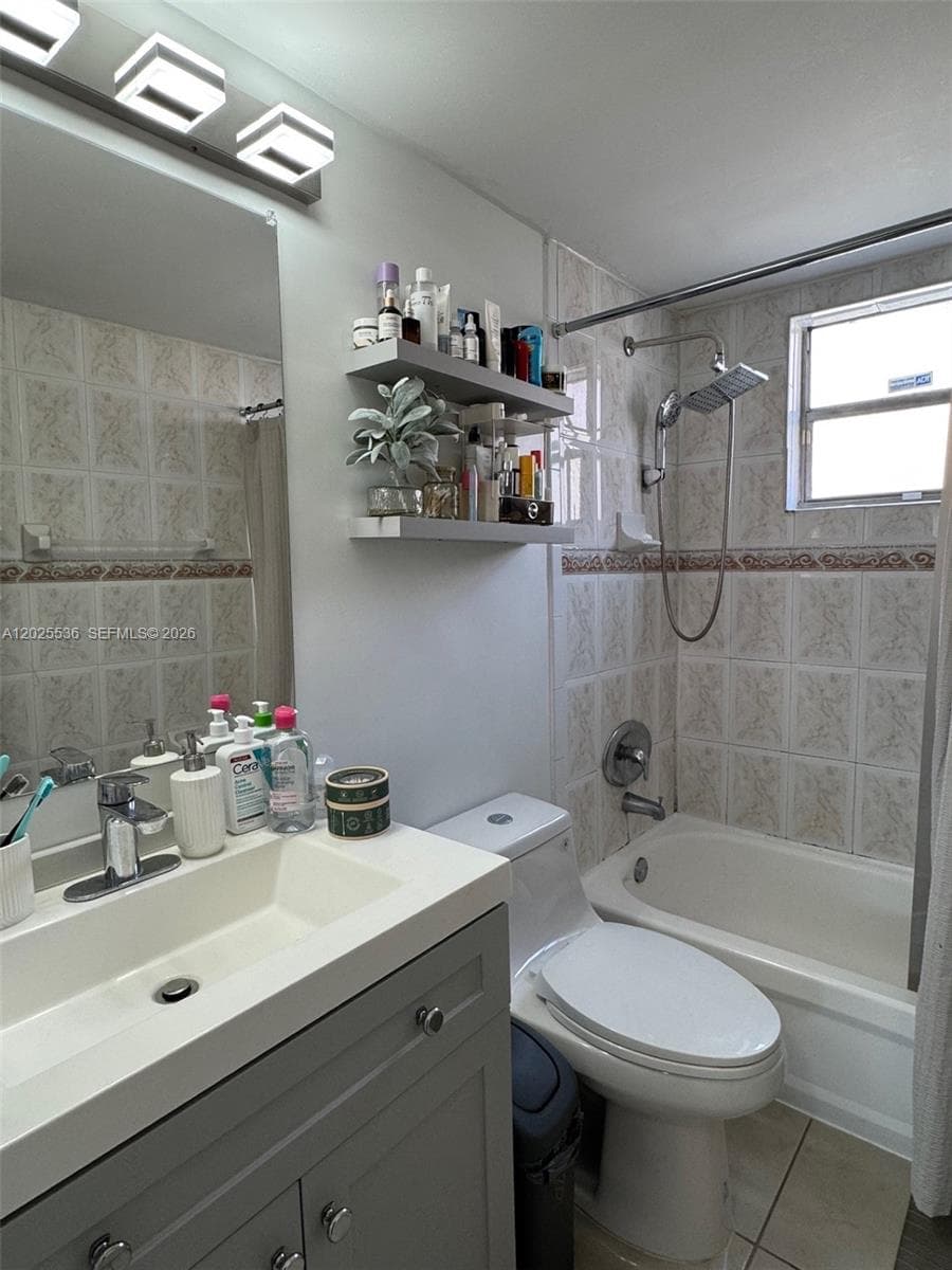 1655 W 44th Pl # 211, Hialeah FL 33012 — 7