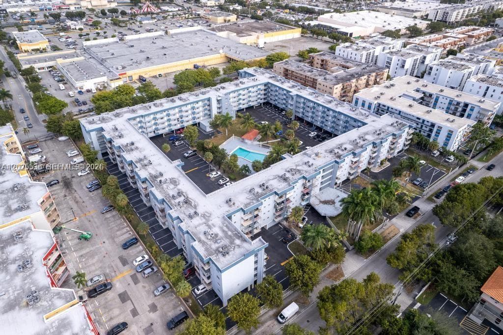 1655 W 44th Pl # 211, Hialeah FL 33012 — 3