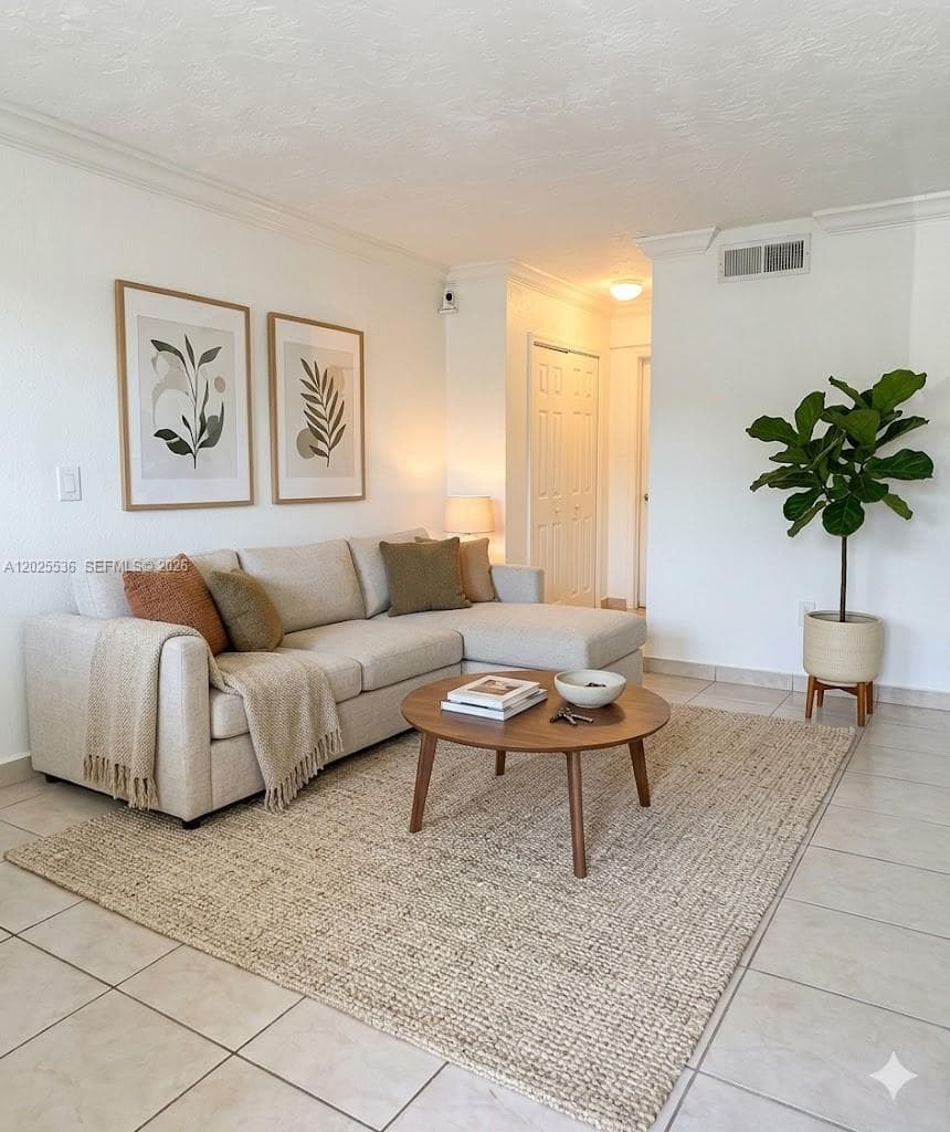 1655 W 44th Pl # 211, Hialeah FL 33012 — 4