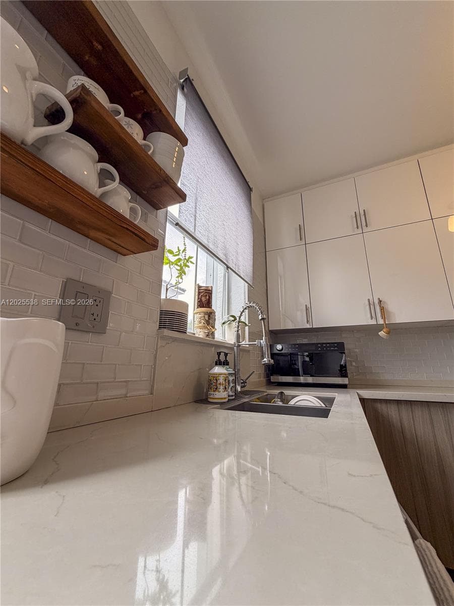 5420 NW 107th Ave # 303, Doral FL 33178 — 33