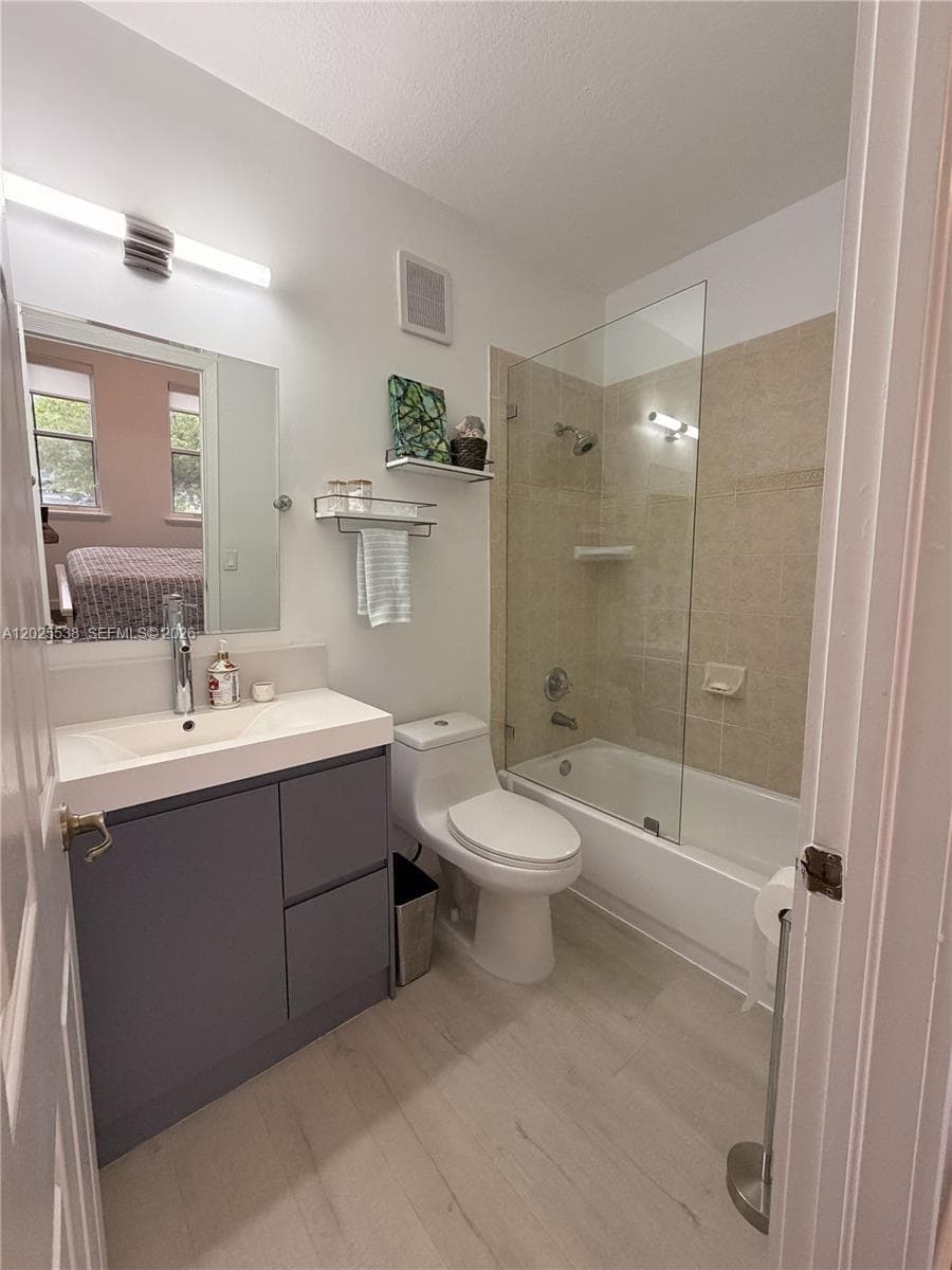 5420 NW 107th Ave # 303, Doral FL 33178 — 15