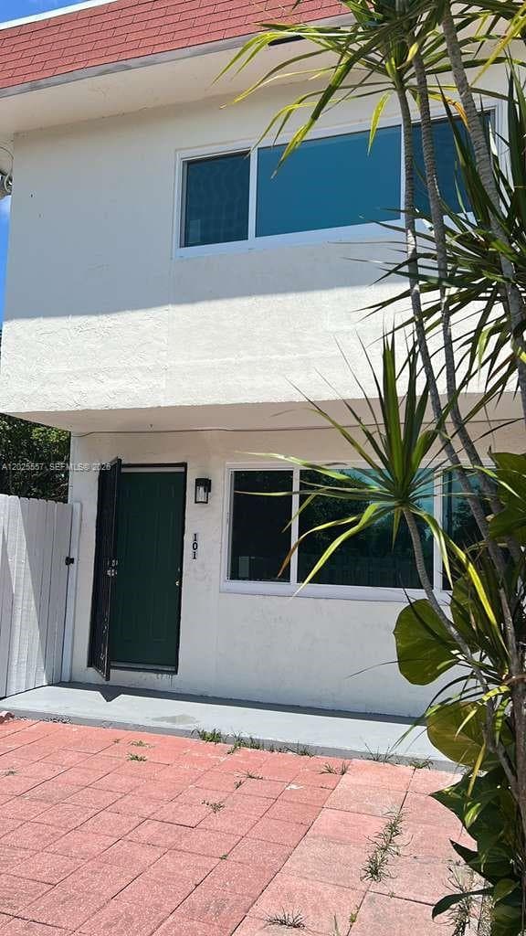 1450 NE 151st St # 101, Miami FL 33162 — 2
