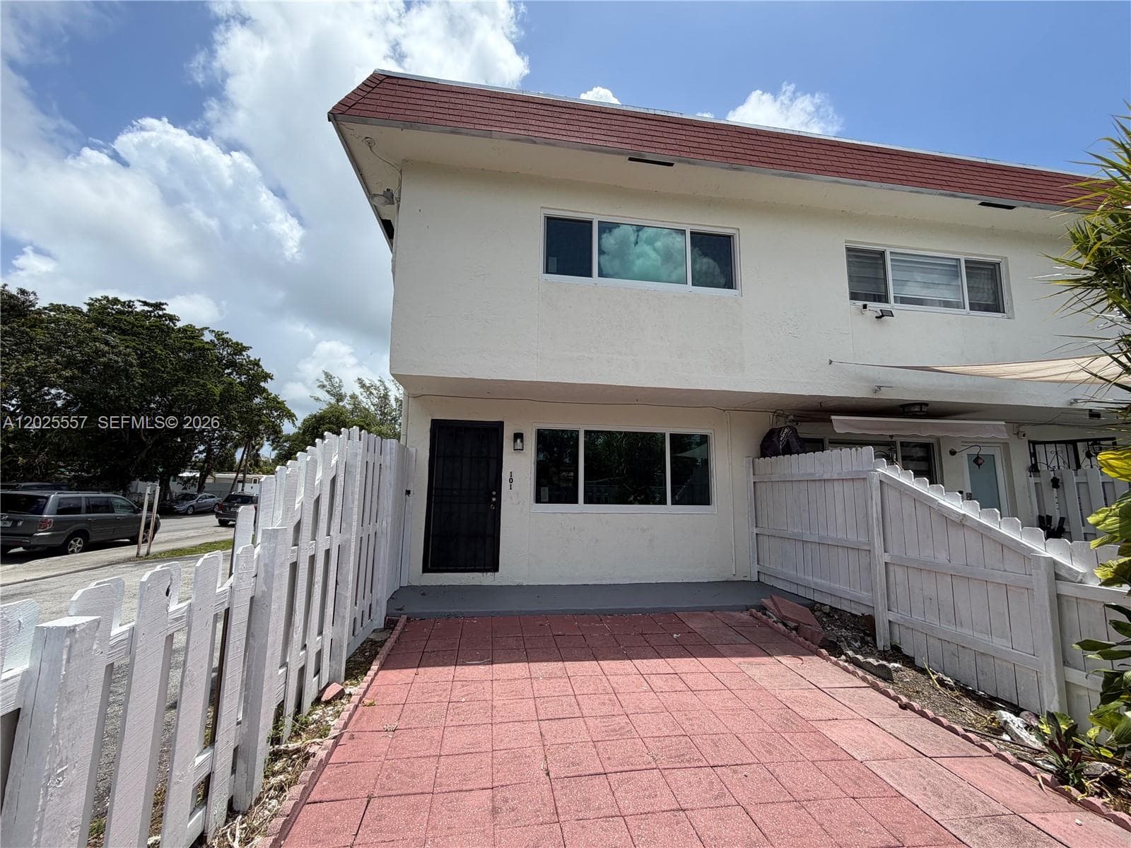 1450 NE 151st St # 101, Miami FL 33162 — 1