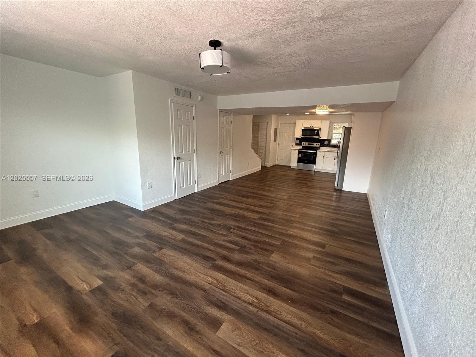 1450 NE 151st St # 101, Miami FL 33162 — 9