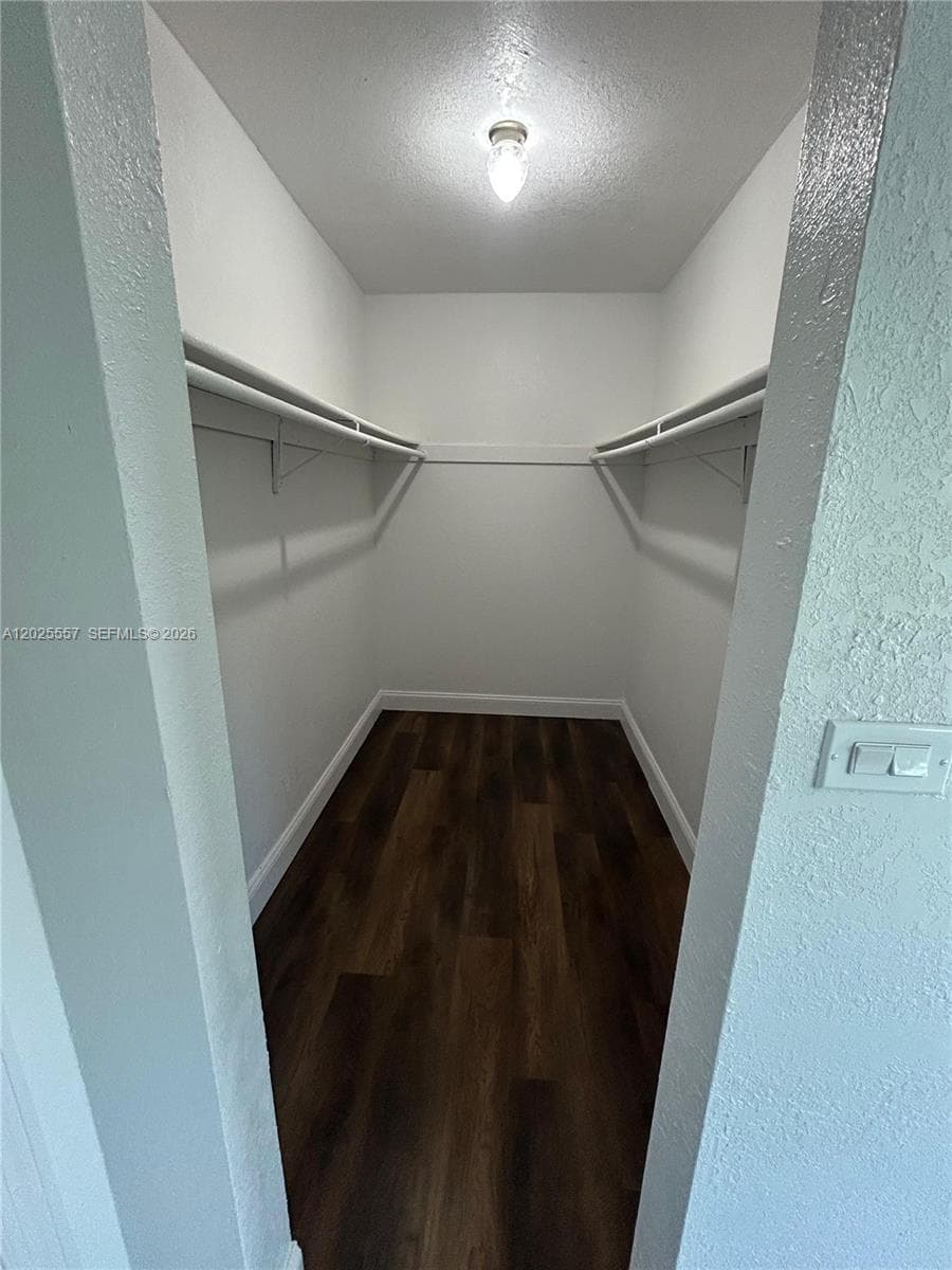 1450 NE 151st St # 101, Miami FL 33162 — 15