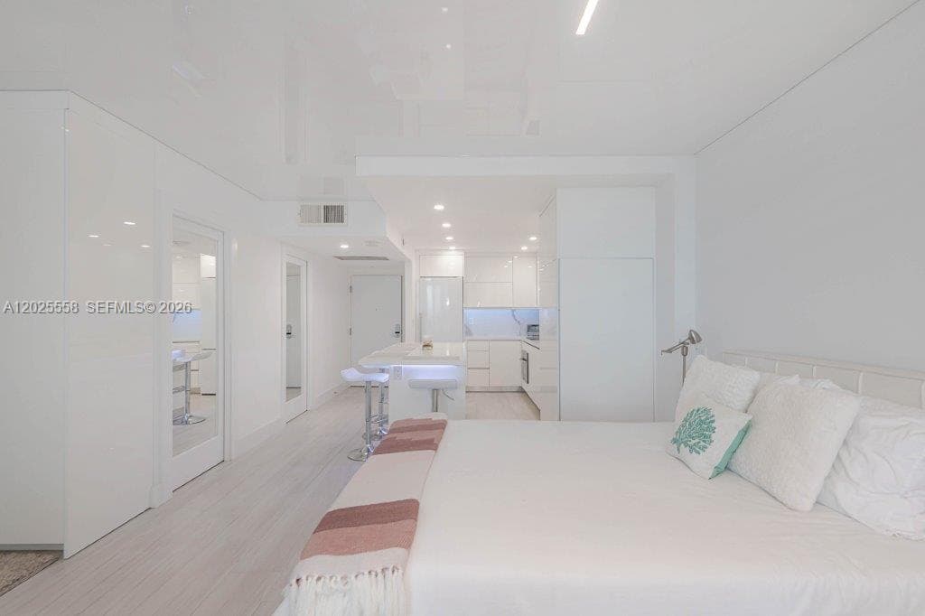 2301 Collins Ave # 811, Miami Beach FL 33139 — 13