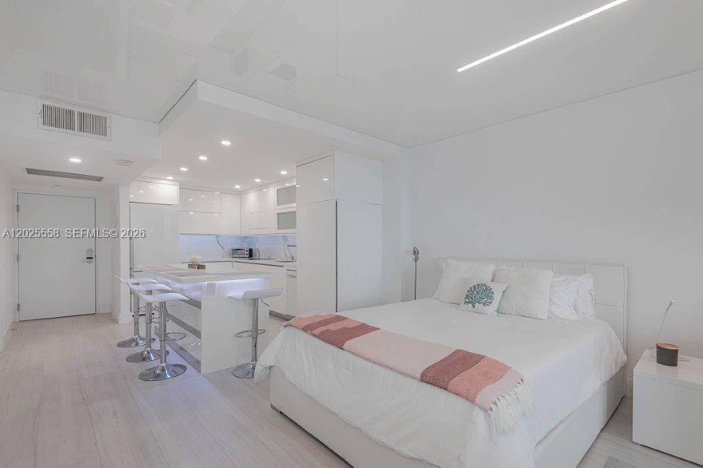2301 Collins Ave # 811, Miami Beach FL 33139 — 12