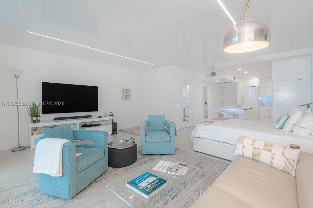 2301 Collins Ave # 811, Miami Beach FL 33139 — 9