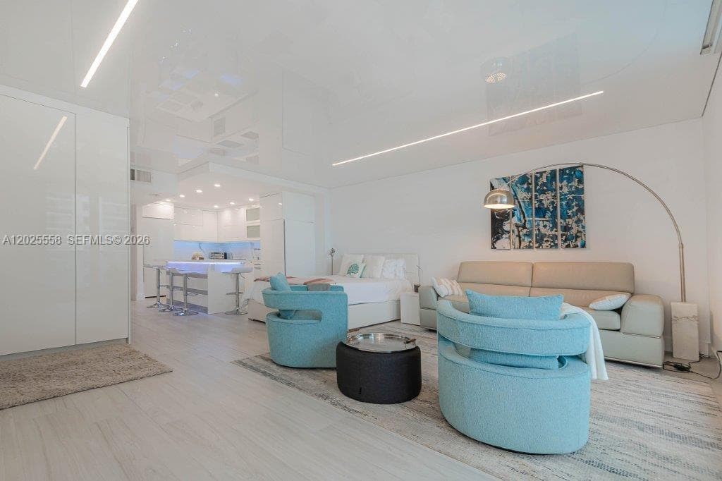 2301 Collins Ave # 811, Miami Beach FL 33139 — 11