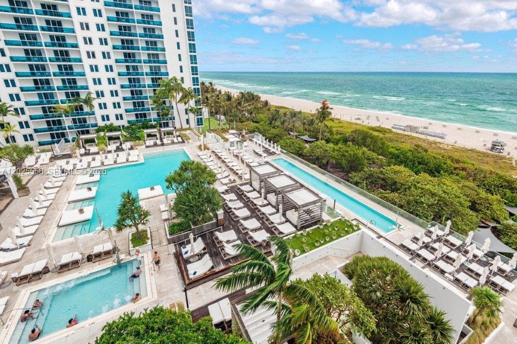 2301 Collins Ave # 811, Miami Beach FL 33139 — 25
