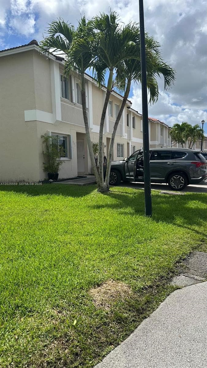 Weitzer Serena Lakes Town, Miami, FL — 3