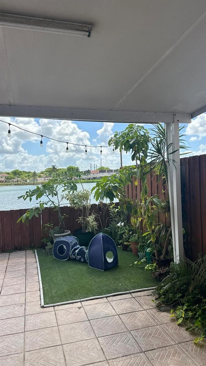 Weitzer Serena Lakes Town, Miami, FL — 5