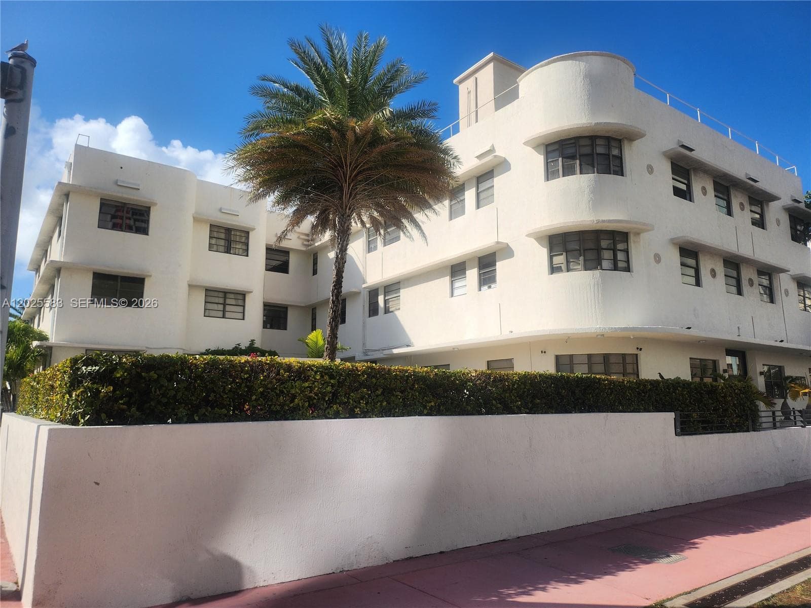 2700 Collins Ave # 208, Miami Beach FL 33140 — 1