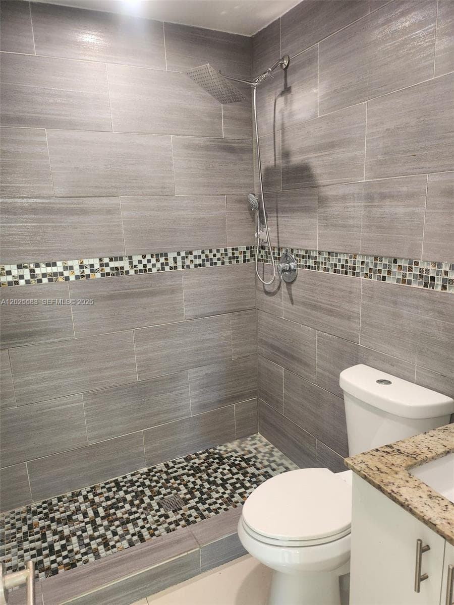 2700 Collins Ave # 208, Miami Beach FL 33140 — 4