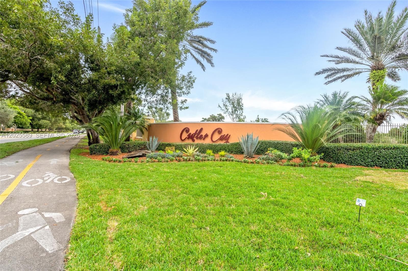 19529 SW 80th Ct, Cutler Bay FL 33157 — 73