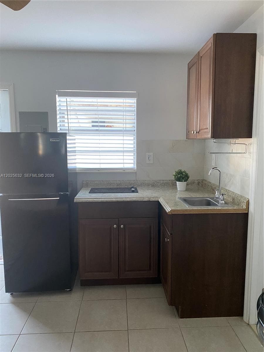 Rosemount, Miami, FL — 12