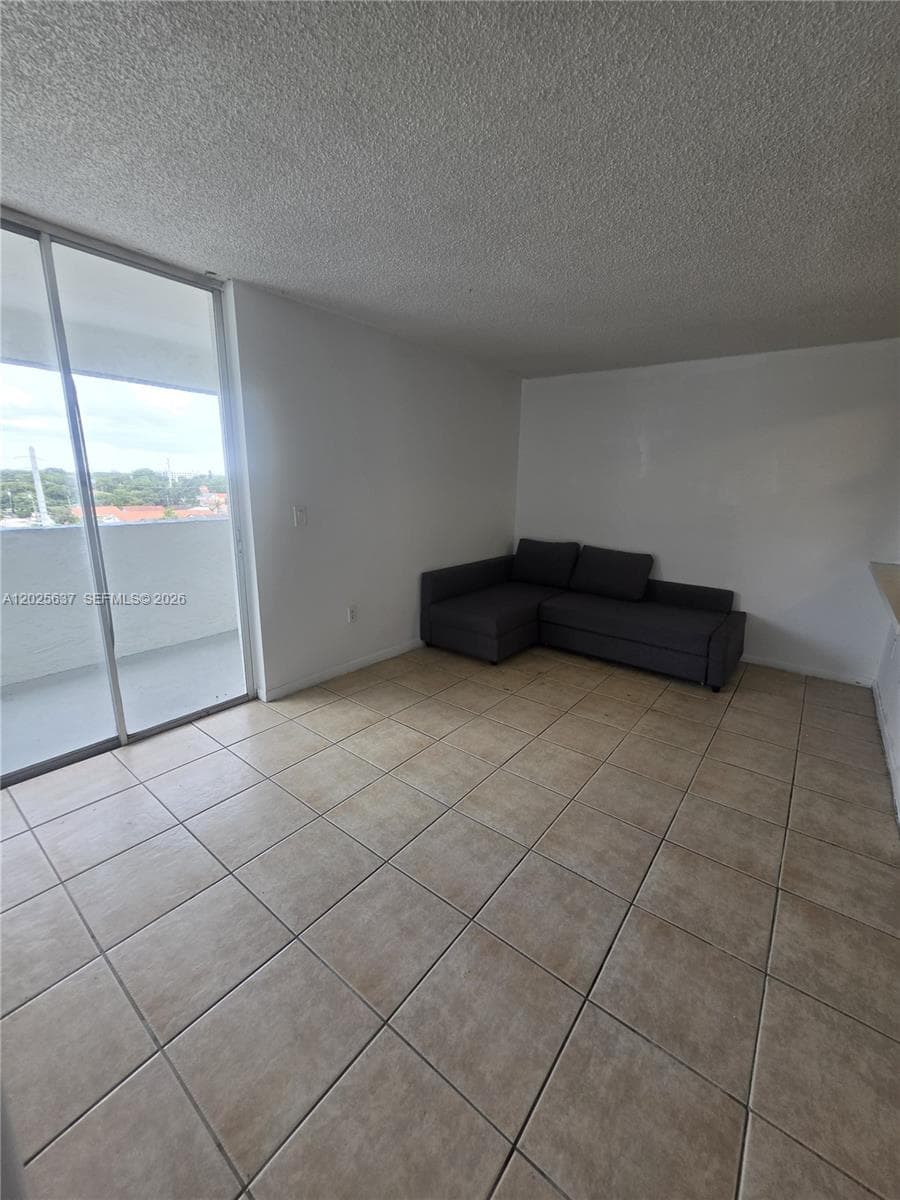 5050 NW 7th St # 610, Miami FL 33126 — 5