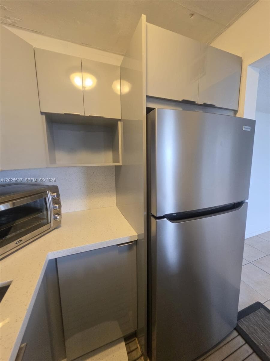 5050 NW 7th St # 610, Miami FL 33126 — 11