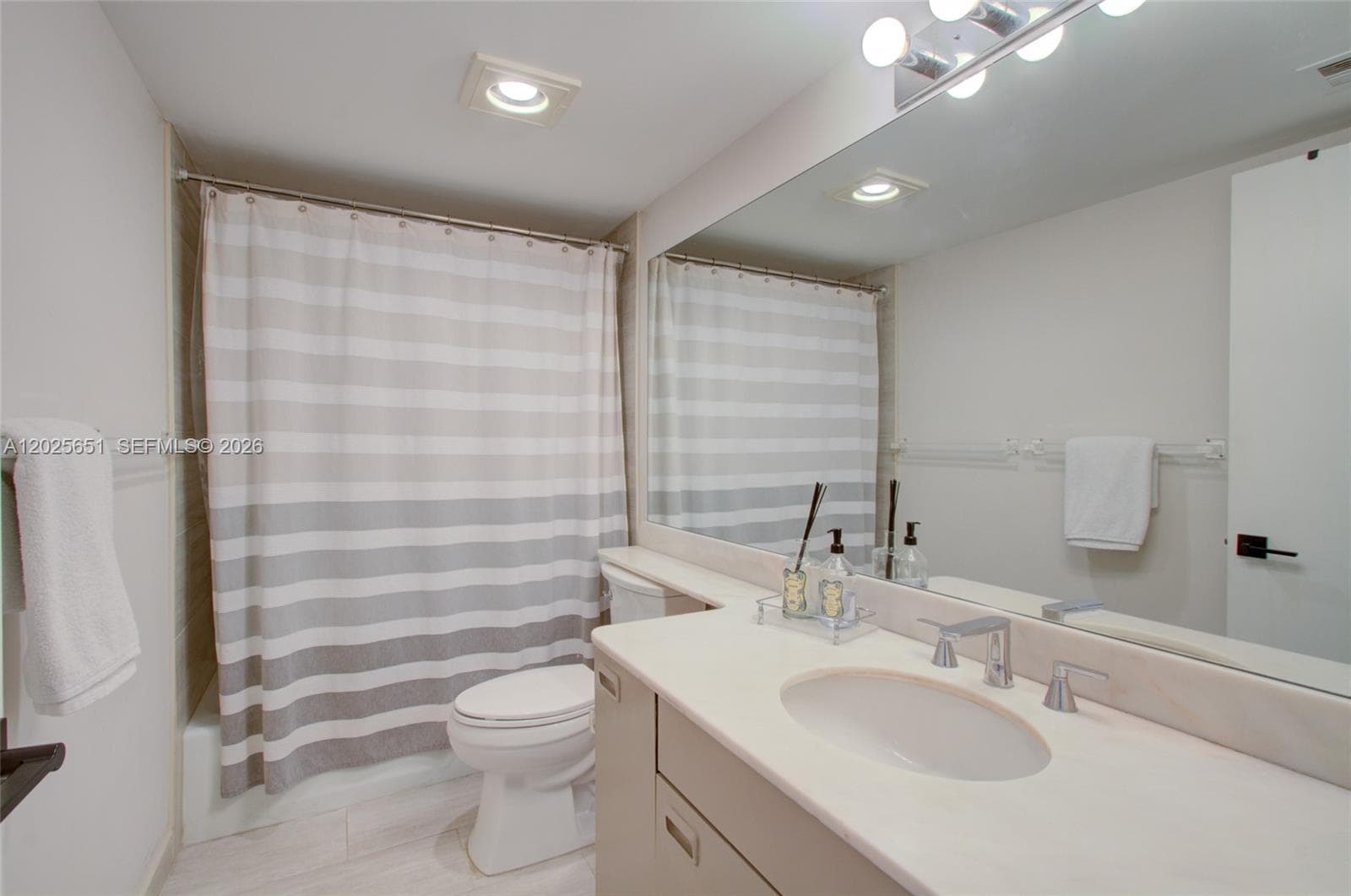 181 Crandon Blvd # 405, Key Biscayne FL 33149 — 23