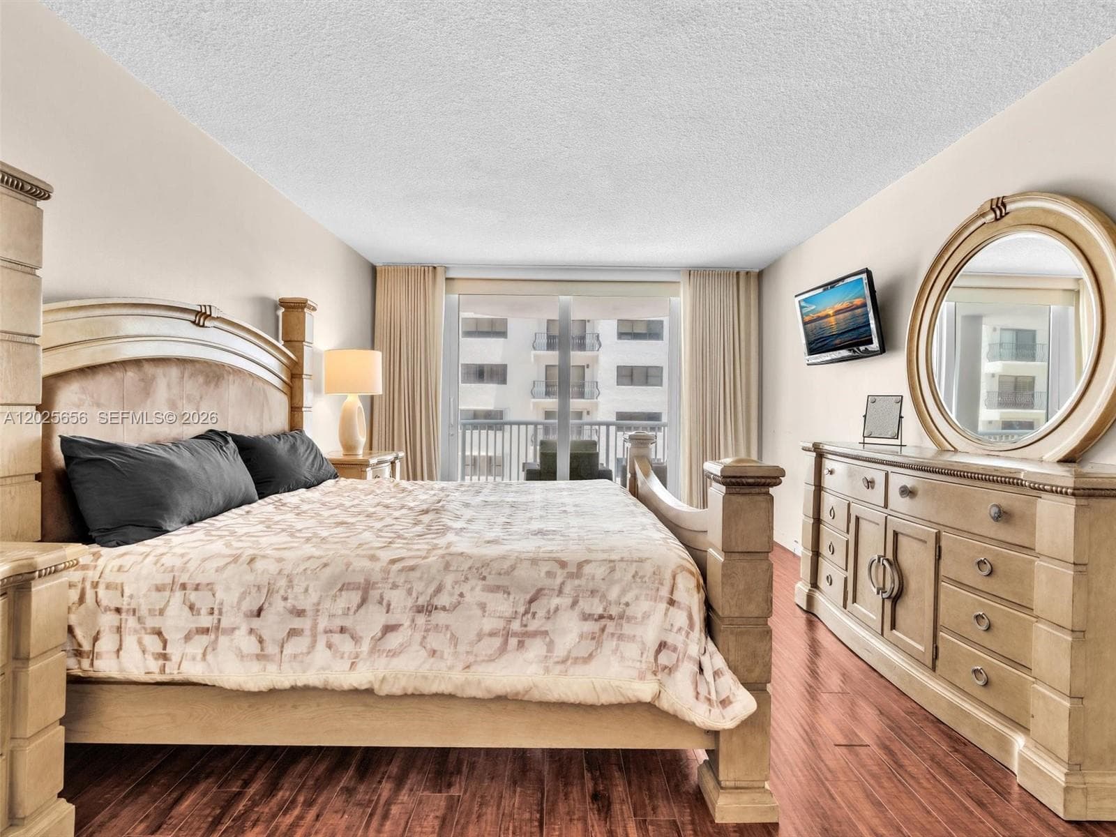 5401 Collins Ave # 107, Miami Beach FL 33140 — 13