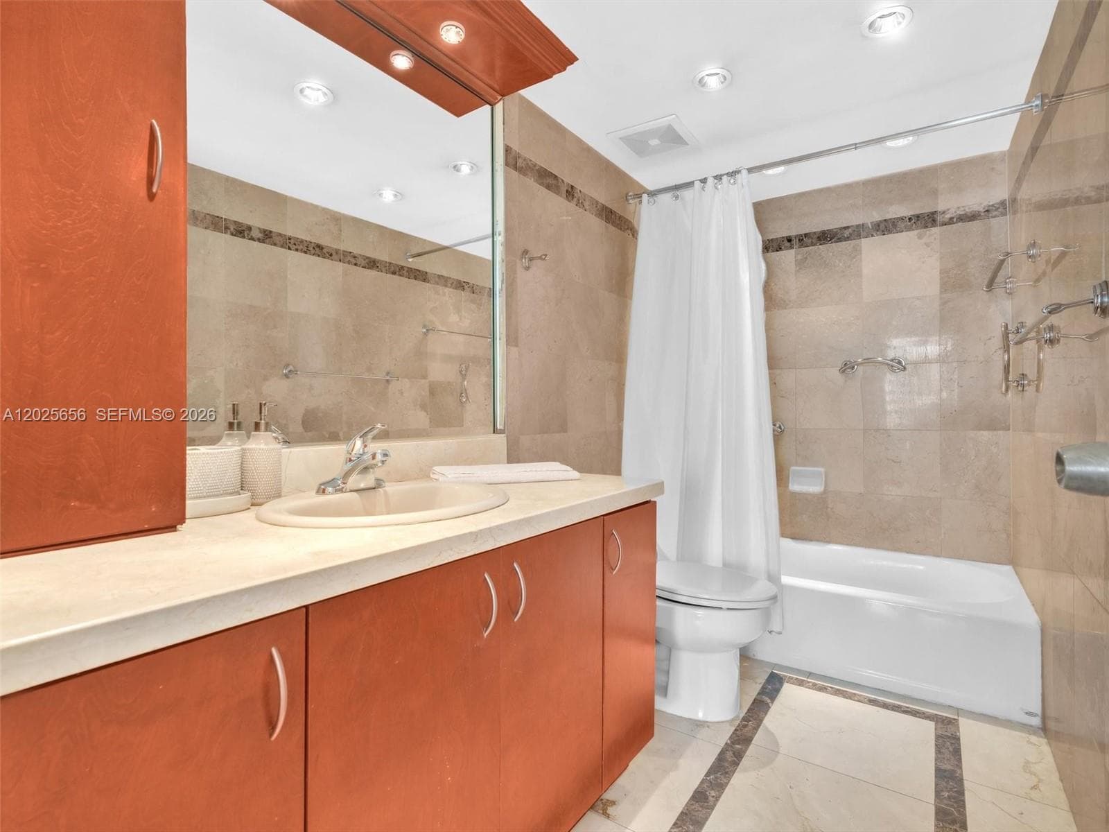 5401 Collins Ave # 107, Miami Beach FL 33140 — 17