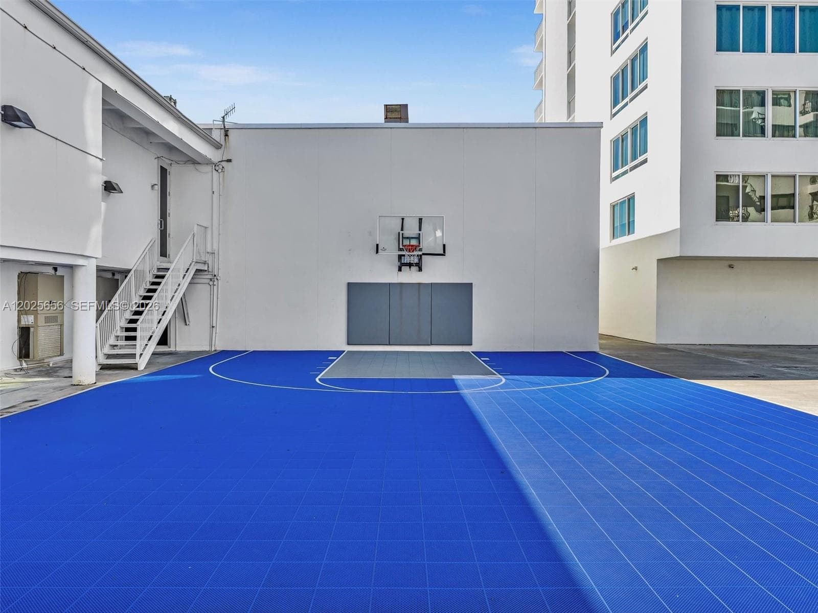 5401 Collins Ave # 107, Miami Beach FL 33140 — 36