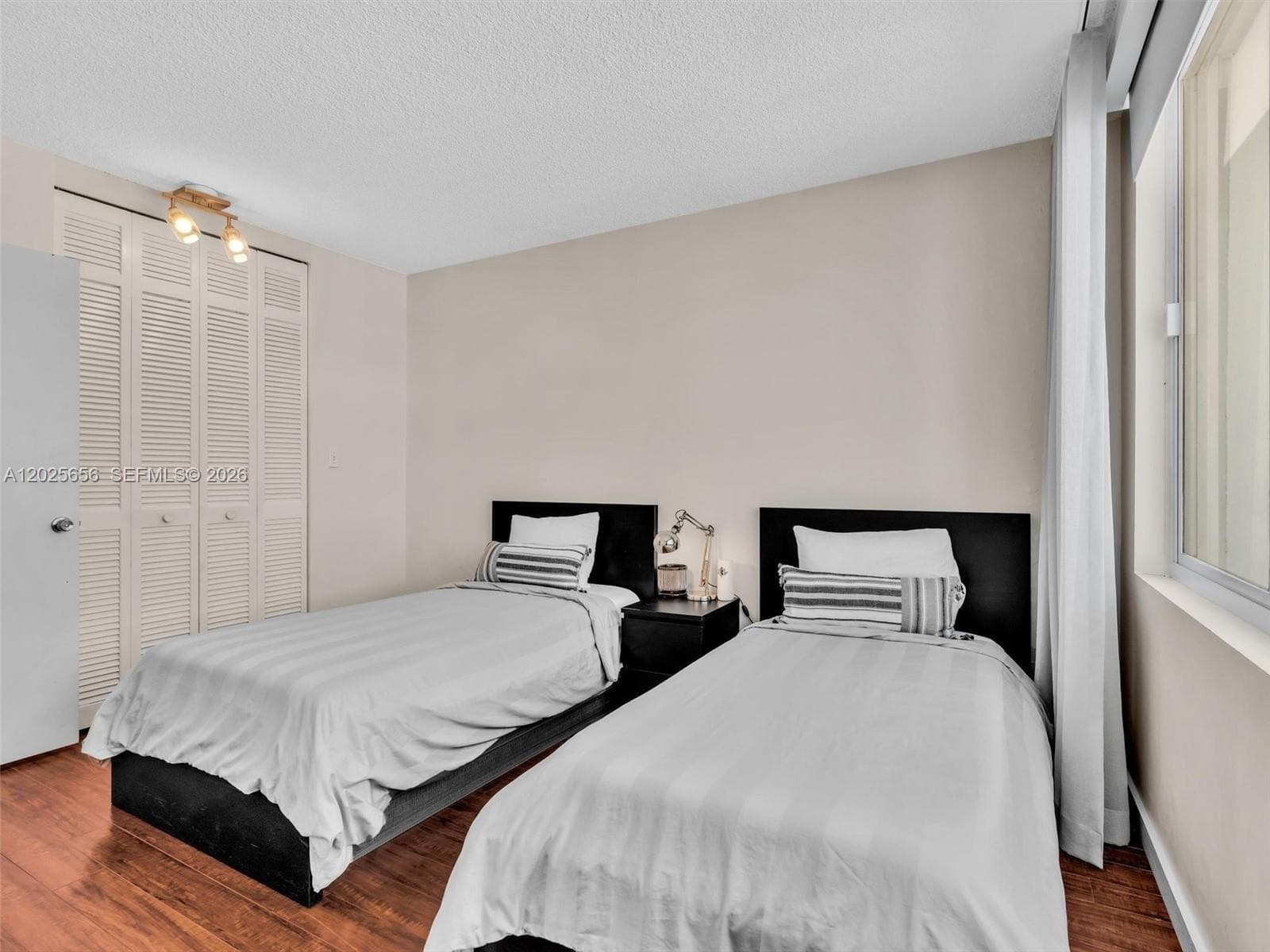5401 Collins Ave # 107, Miami Beach FL 33140 — 20